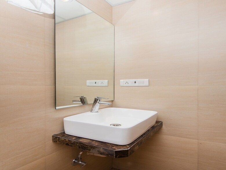Oyo 15519 Hotel Grand Residency