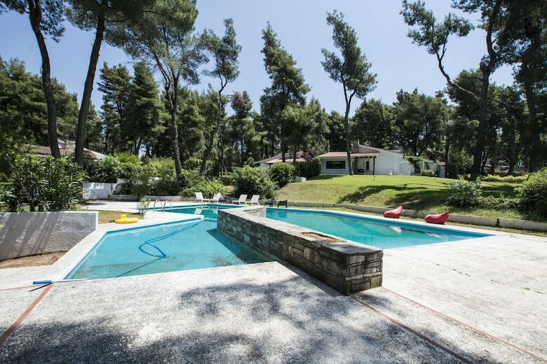 Villa Iris In Sani By Jj Hospitality