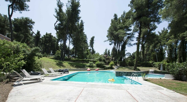 Villa Iris In Sani By Jj Hospitality