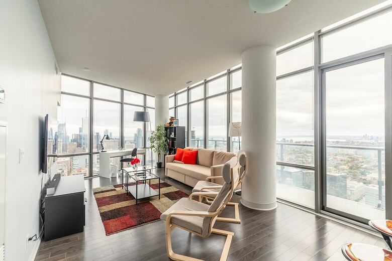Unbelievable 50 Floor View. 3 Bedroom Ph