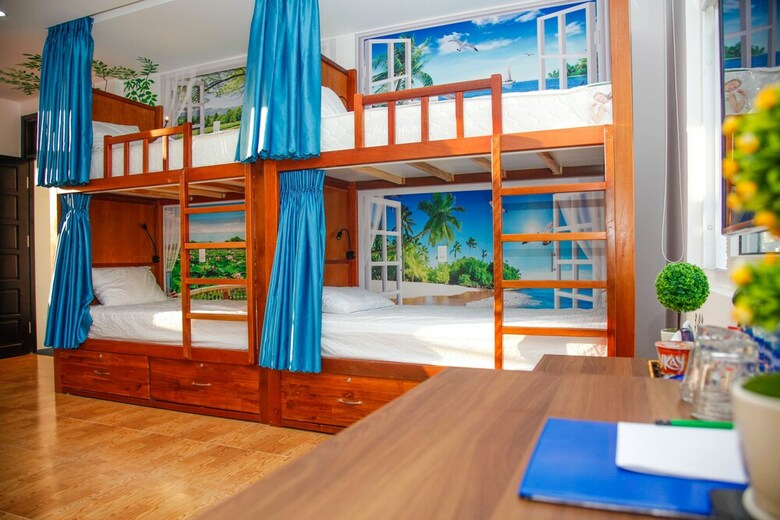 Hotel V.i.p's House  2