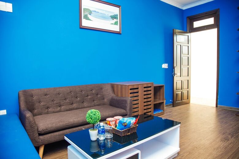 Hotel V.i.p's House  2