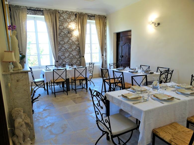 Hotel Chambre D'h�tes Ch�teau Montplaisir