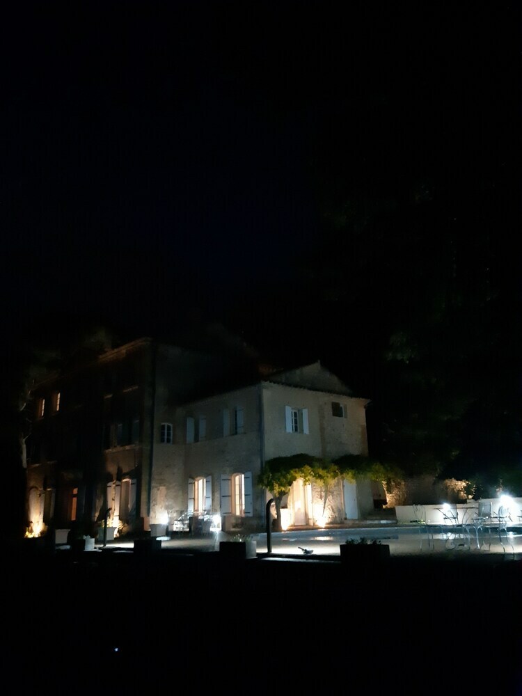 Hotel Chambre D'h�tes Ch�teau Montplaisir