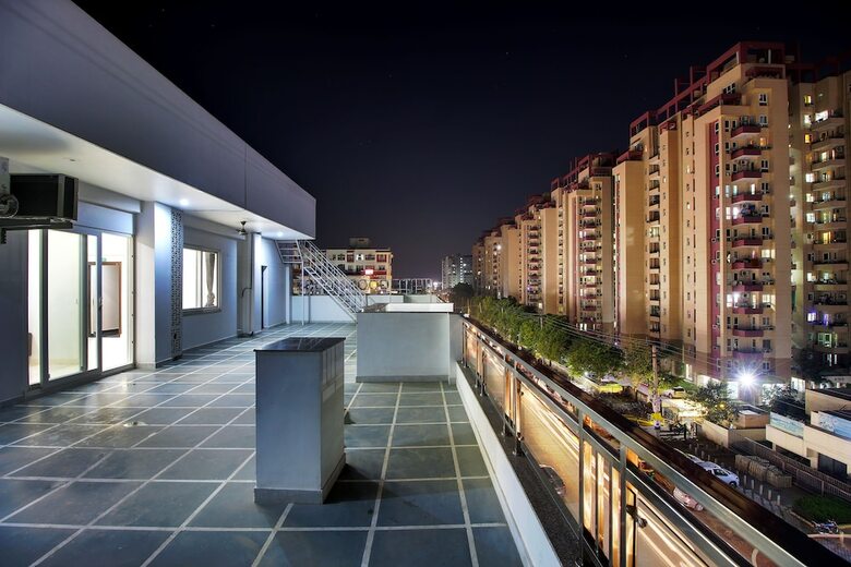 Quite Good House (Suite Hotel)