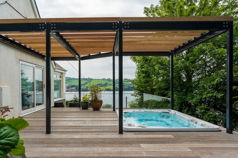 The Curlews - A Boutique Waterside Home