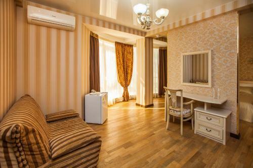 Golden House Hotel