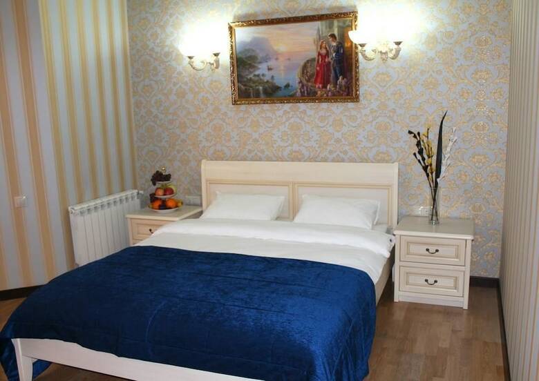 Golden House Hotel