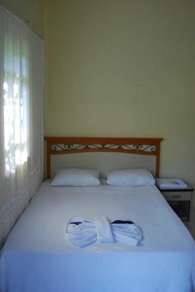 Hotel Arya Holiday Houses