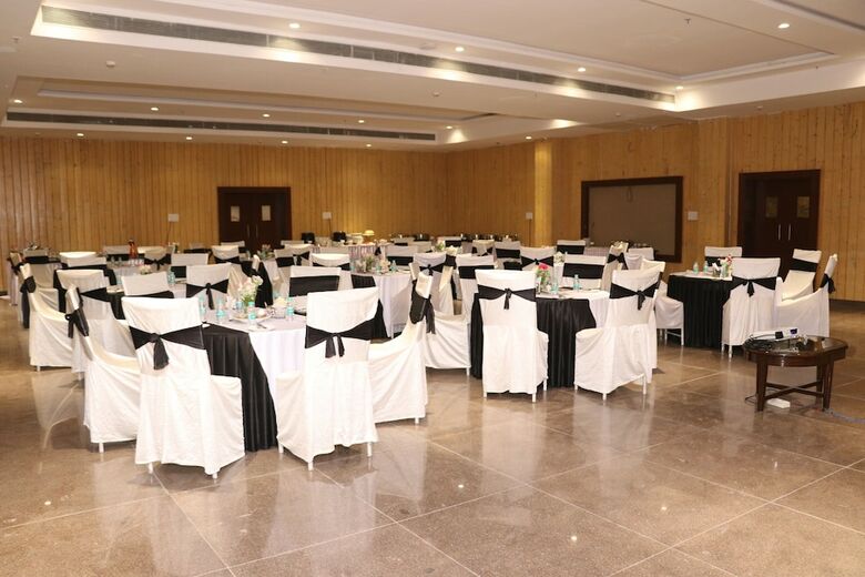 Hotel Citrus Classic Bhopal