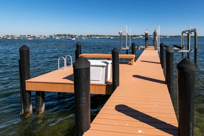 Sunrise Moorings Both - Five Bedroom Condo