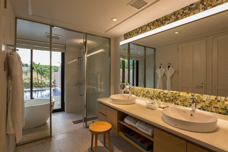Hotel Shigira Mirage