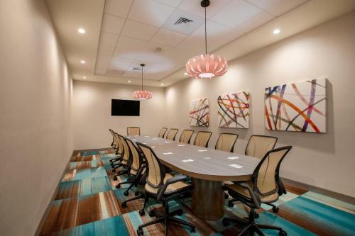 Hotel Home2 Suites By Hilton Carlsbad, Ca