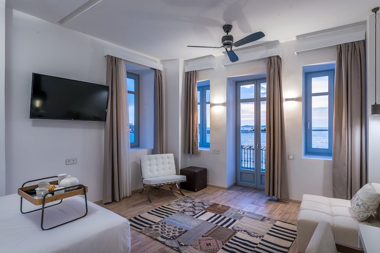 Hotel Shapes Luxury Suites