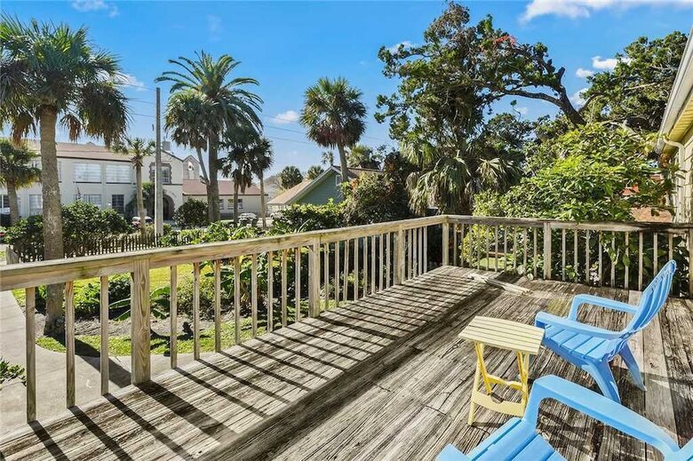 Coconut Cottage - Two Bedroom Home