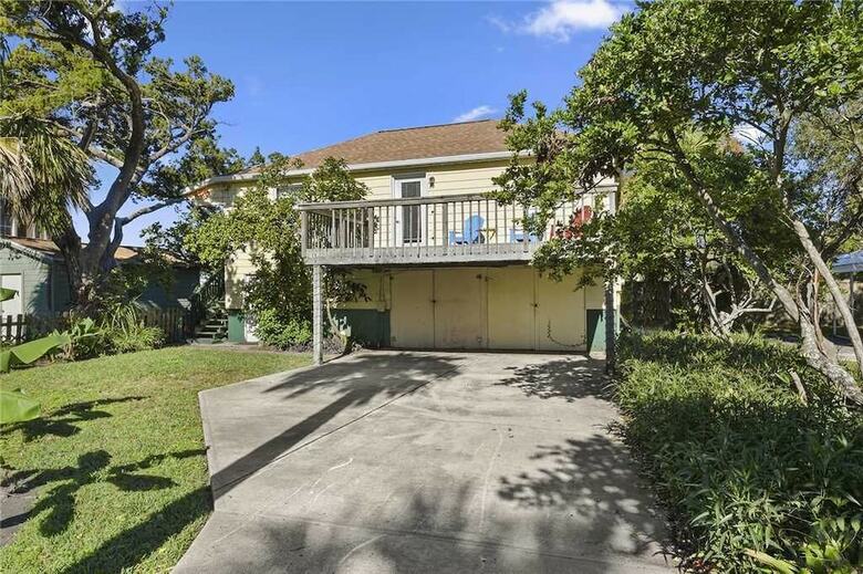 Coconut Cottage - Two Bedroom Home