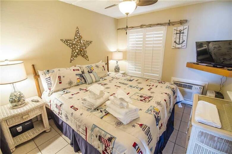 Beachers Lodge 307 - One Bedroom Condo