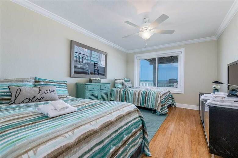 Beachfront Sapphire - Six Bedroom Home