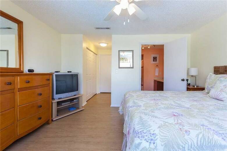 Four Winds F15 - Two Bedroom Condo