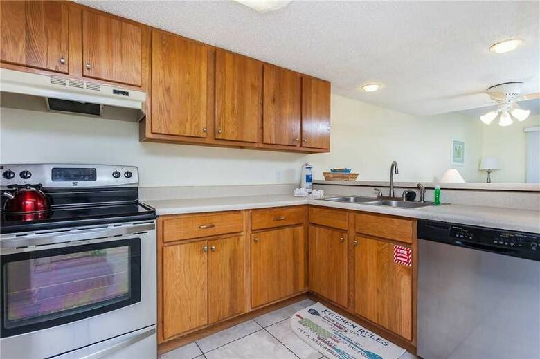 Four Winds F15 - Two Bedroom Condo