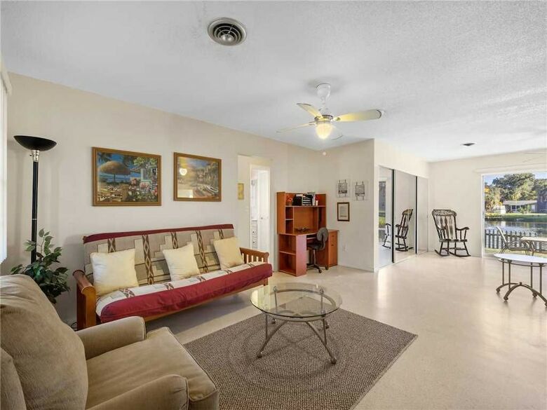 Venice Avalon Home - Three Bedroom Home