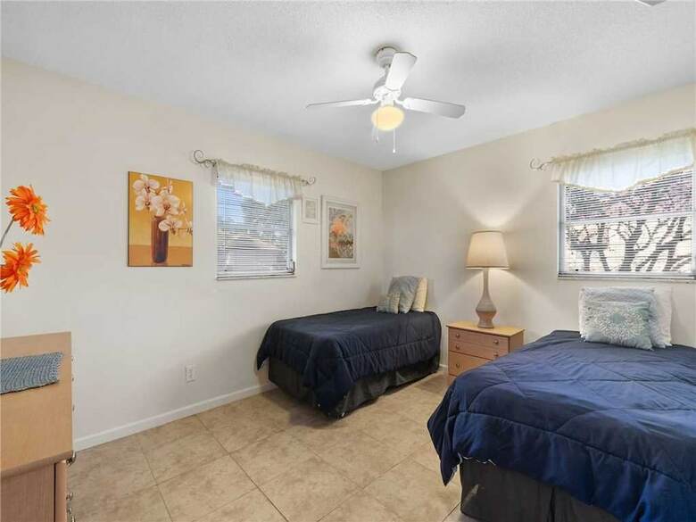 Venice Avalon Home - Three Bedroom Home