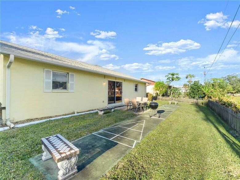 Venice Avalon Home - Three Bedroom Home