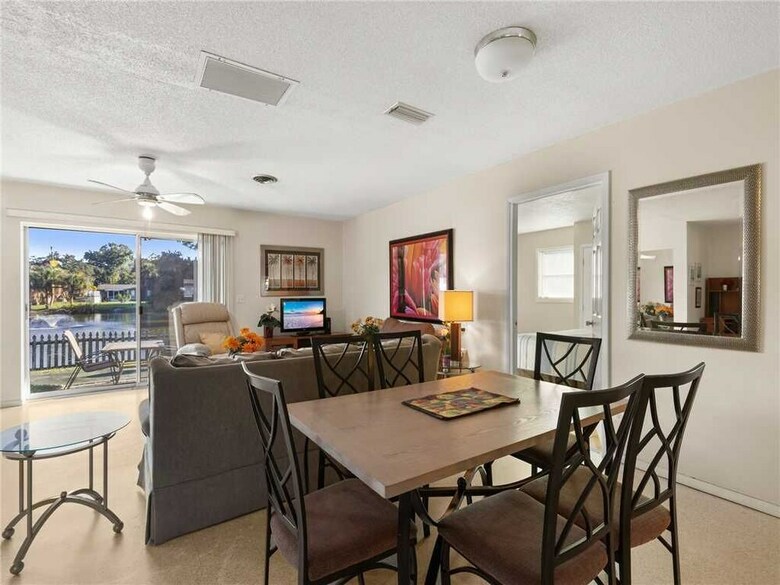 Venice Avalon Home - Three Bedroom Home