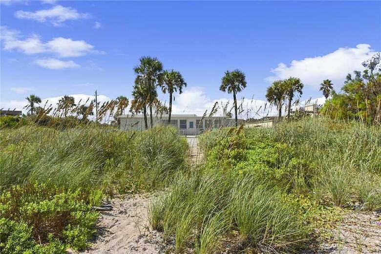 The Cali House - Four Bedroom Home