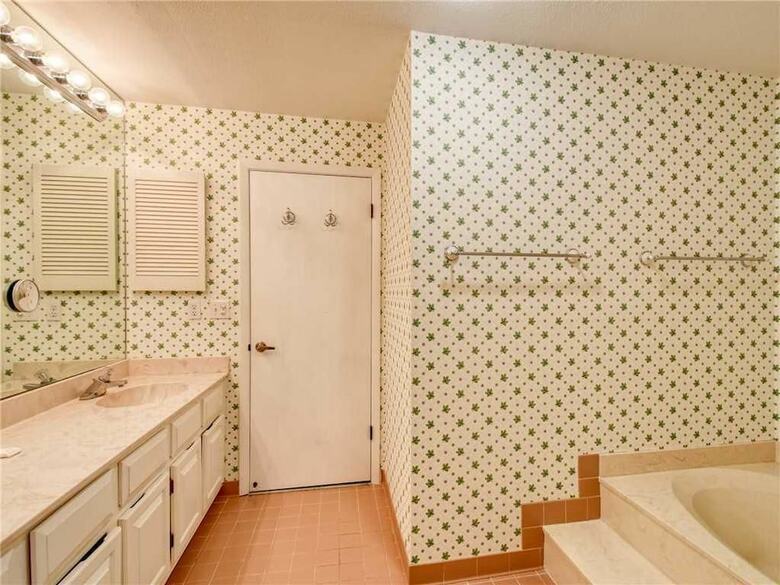 Spinnakers Reach 704 - Four Bedroom Condo