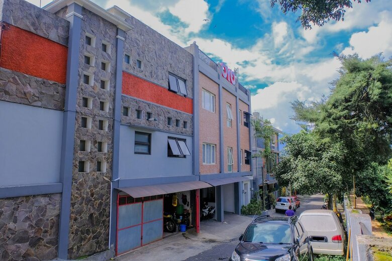 Hostal Oyo 354 32 Guest House