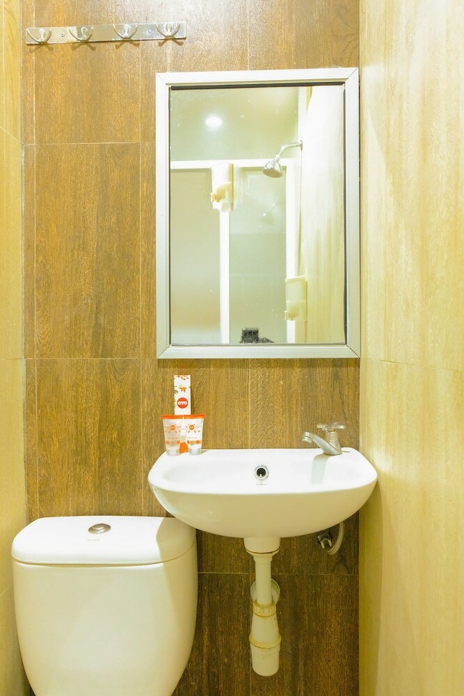 Hostal Oyo 354 32 Guest House