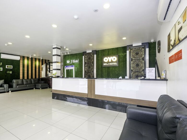 Oyo 718 Mr J Hotel Wakaf Che Yeh 1