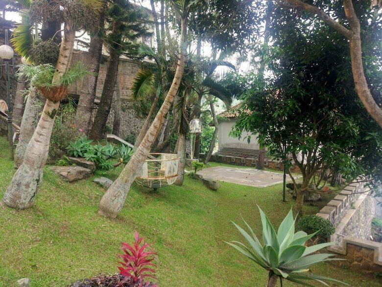 Villa Beverly Hills Puncak For 50 Pax