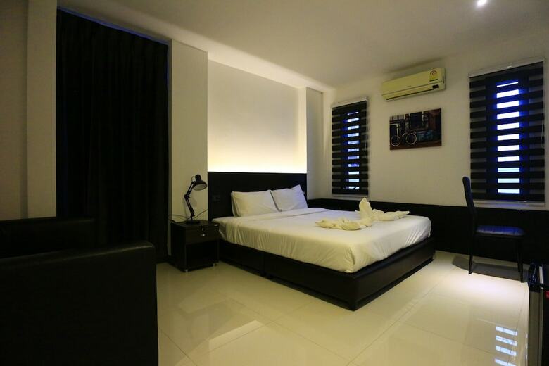 Azz Hotel