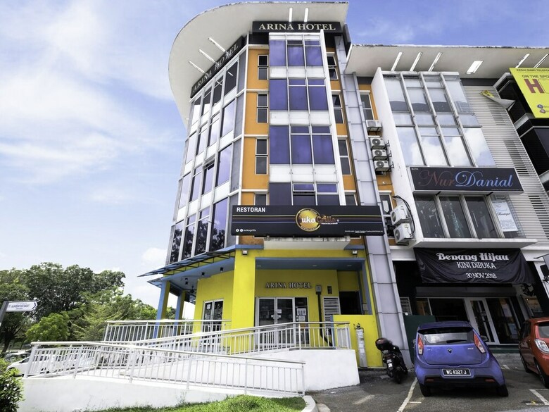 Oyo 714 Arina Hotel