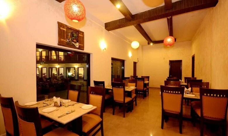 Hotel Raj Bilas Palace