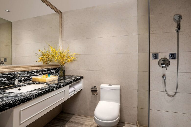 Hotel Ramada Encore Wyndham Nanning City Center