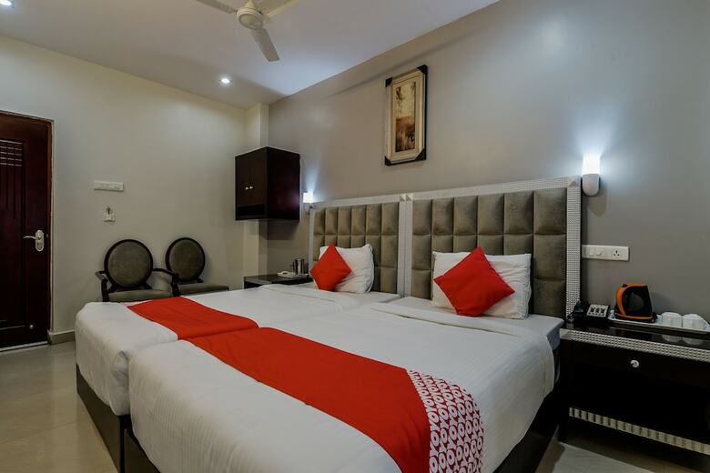 Oyo 5231 M V Boutique Hotel