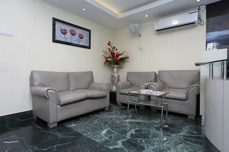 Hotel Oyo 25072 Flagship Naman's Inn