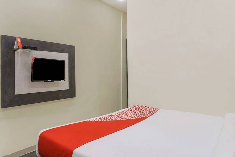 Hotel Oyo 13363 Summer Palace