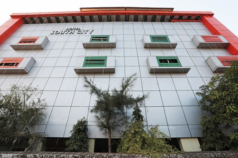 Oyo 24971 Hotel South City