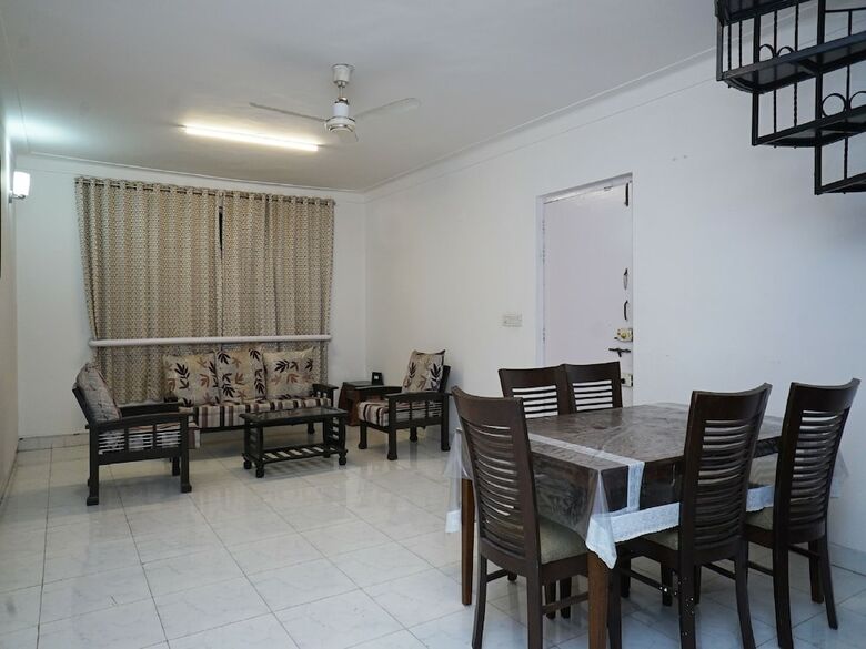 Hotel Oyo 23239 10 Blossoms Service Apartments