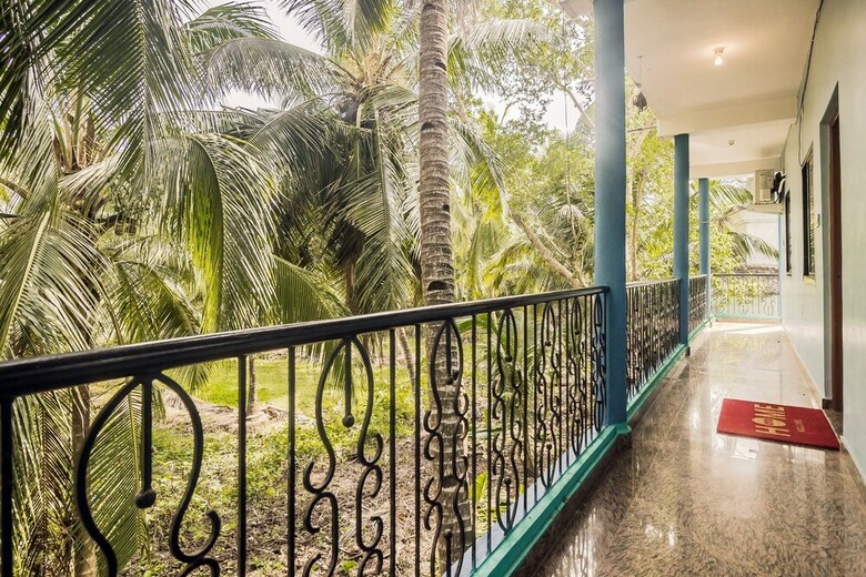 Oyo 19176 Home River View 2bhk Siolim