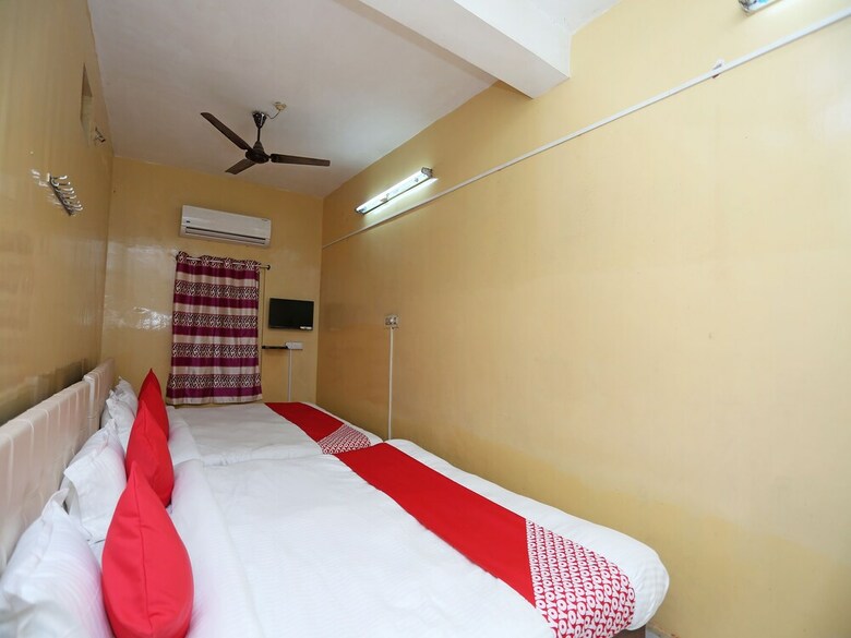 Oyo 24845 Hotel Bhaba Lakshmi