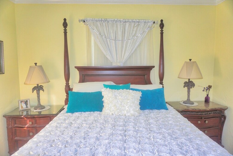 St Pete Beach, Backyard Sanctuary 154