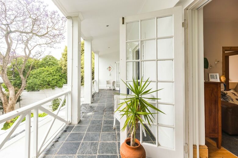 Sydney Green Point Villa