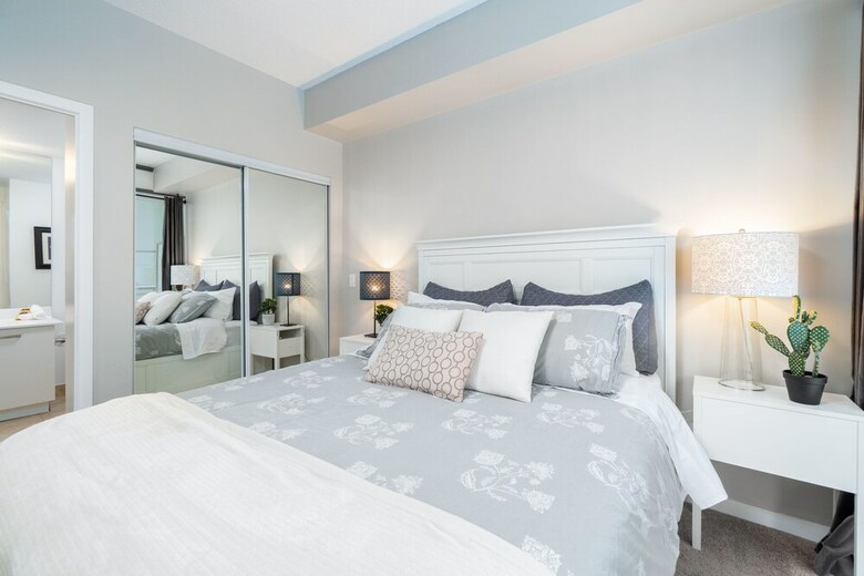 Quickstay - Luxurious 2-bedroom Condo (Downtown Core)