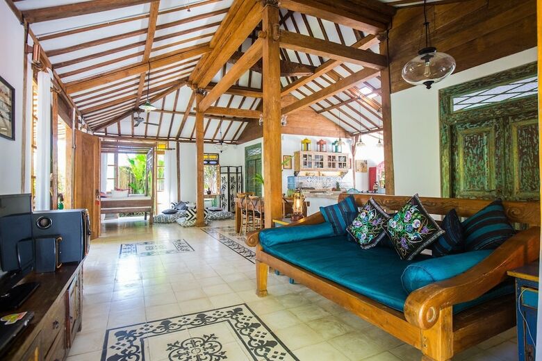Villa Joglo At Lata Lama