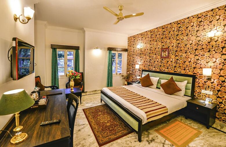 Hotel Amantra Shilpi Resort
